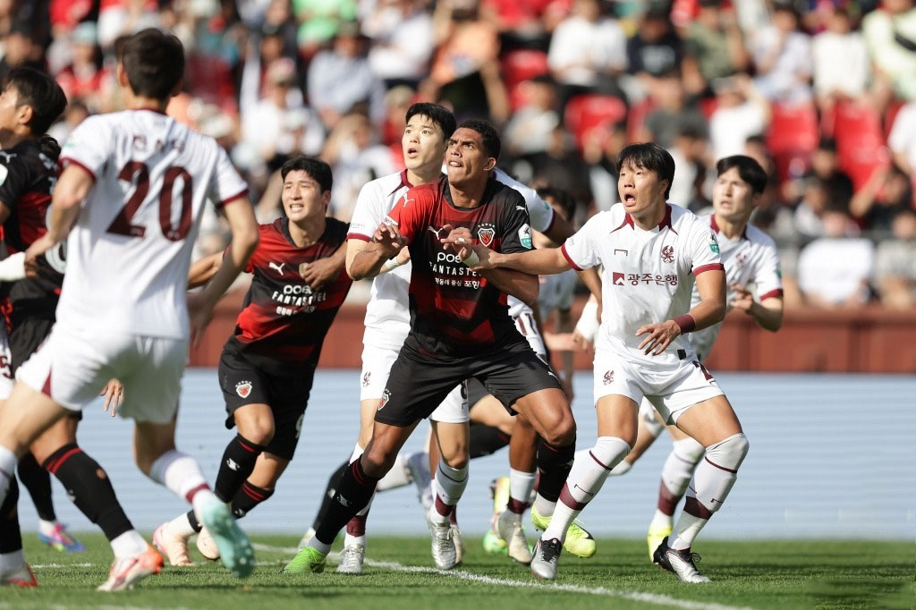 Nhận định soi kèo Pohang Steelers vs Suwon lúc 17h30 ngày 22/7/2025 nhan-dinh-soi-keo-pohang-steelers-vs-suwon-luc-17h30-ngay-22-7-2025-1